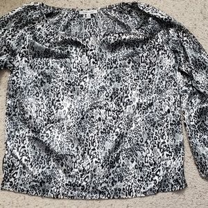 Quintessential leopard print top,M